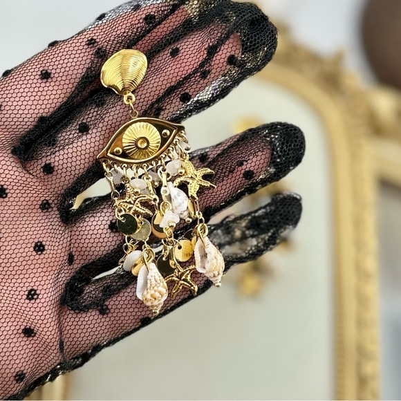 Gold Shell & Pearl Dangle Earrings – Baroque Ocean-Inspired Statement Jewelry - Picture 10 of 10